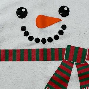 GENDER NEUTRAL SNOWMAN LONGSLEEVE ONESIE SIZE 6-9 MONTHS